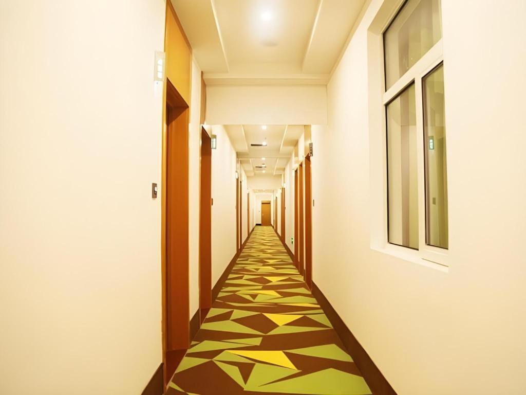 青皮树连云港海州区新孔南路中茵名都酒店 杭州 外观 照片